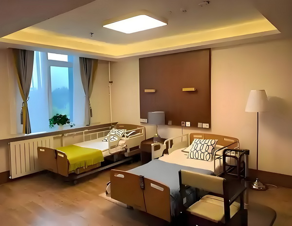 深圳落户申请_「女性互助」大潮中，为什么《花漾》要呈现女性关系中的「毒性」成分？ 信二创业网微维码扫描